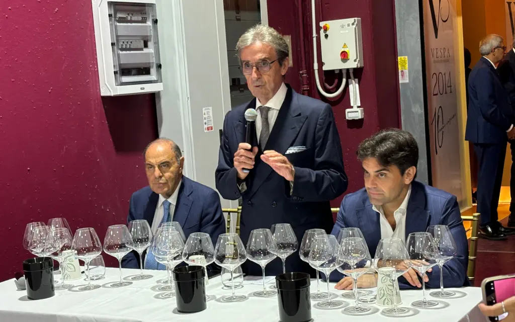 Bruno Vespa: Un Pilastro del Giornalismo Televisivo Italiano