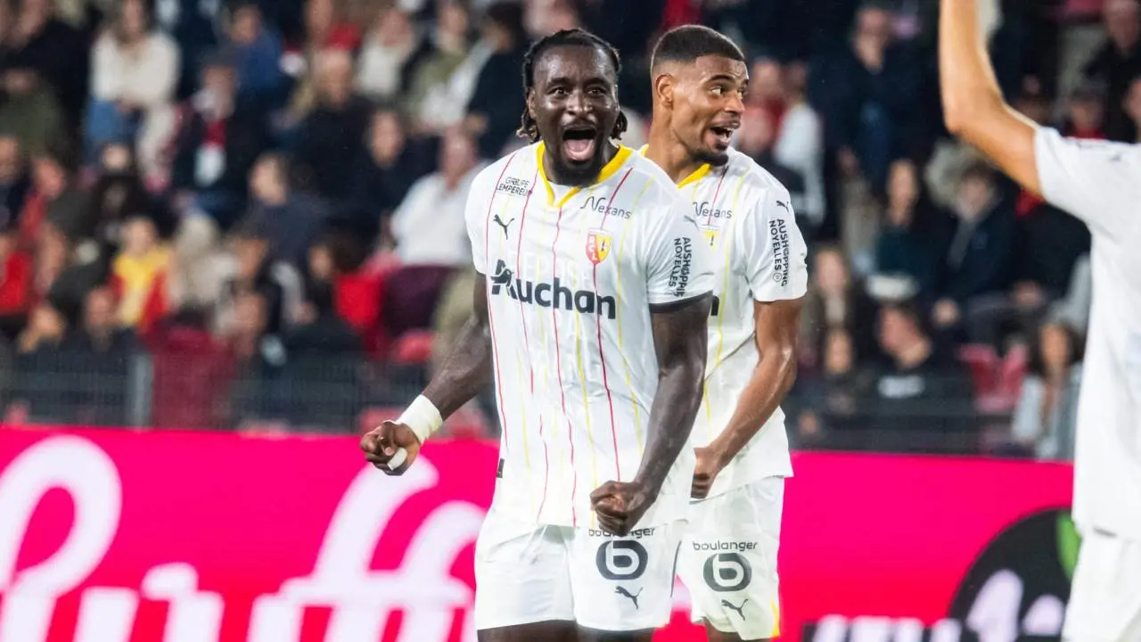 Nzola: Un Talento che Brilla nel Calcio Italiano