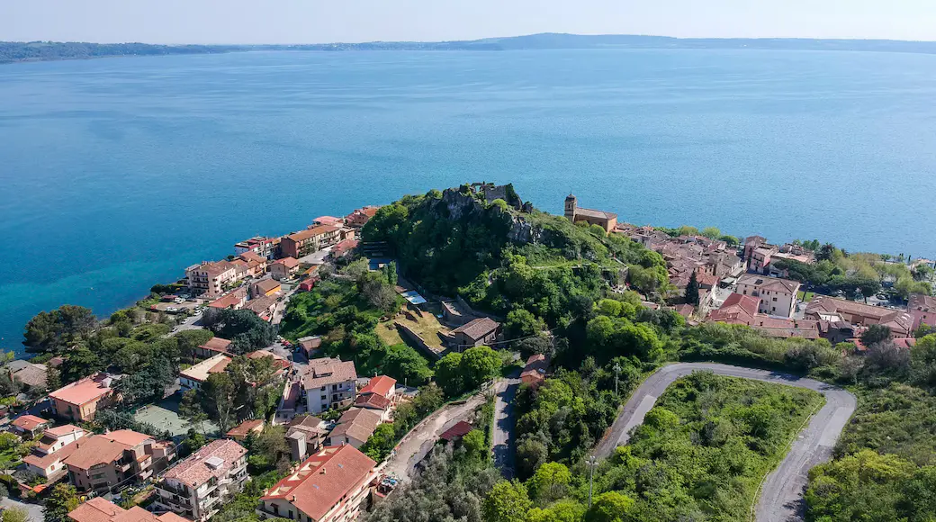 Anguillara Sabazia: Un gioiello sul Lago di Bracciano