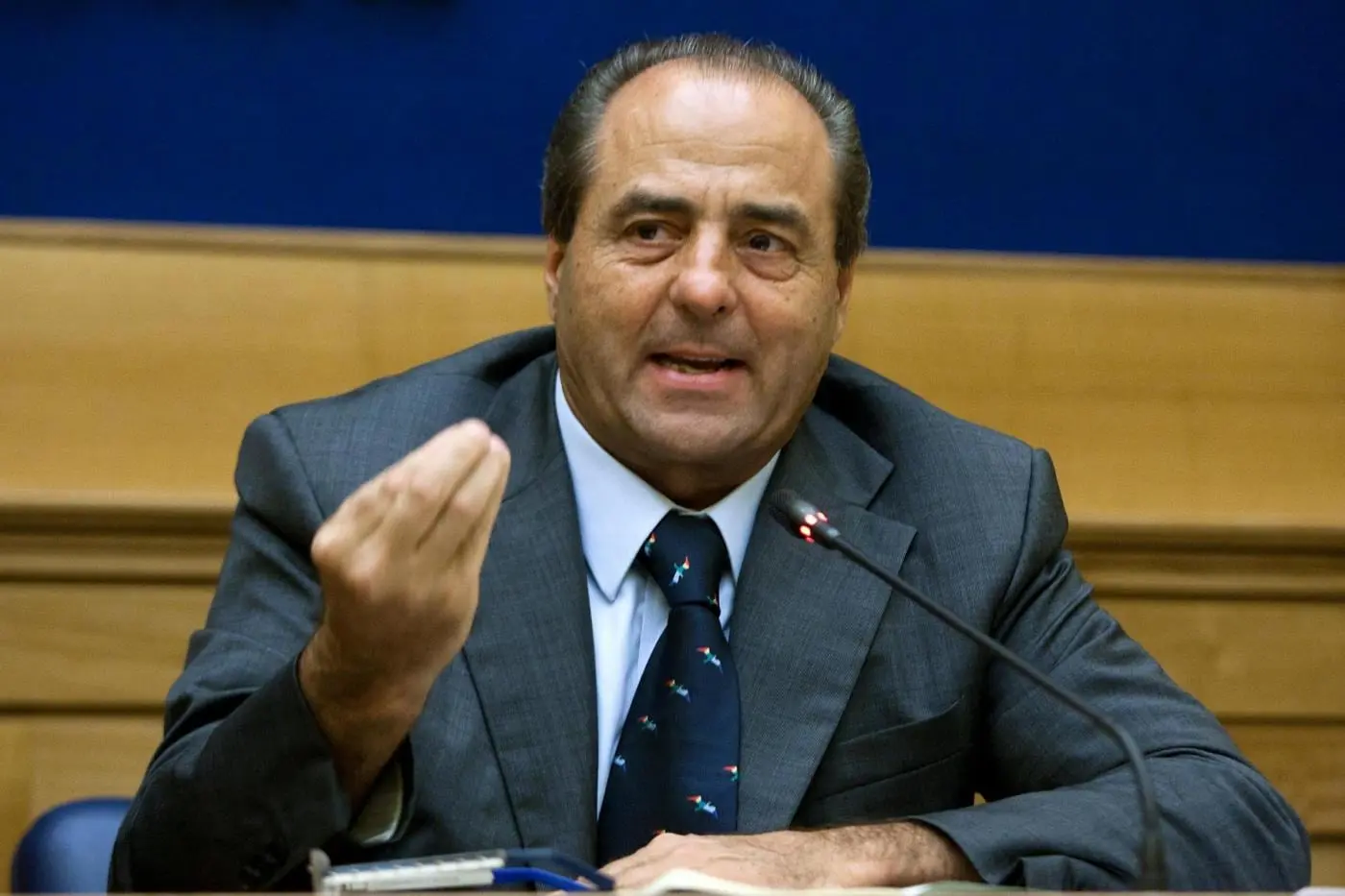 Antonio Di Pietro: Un’Icona della Politica Italiana