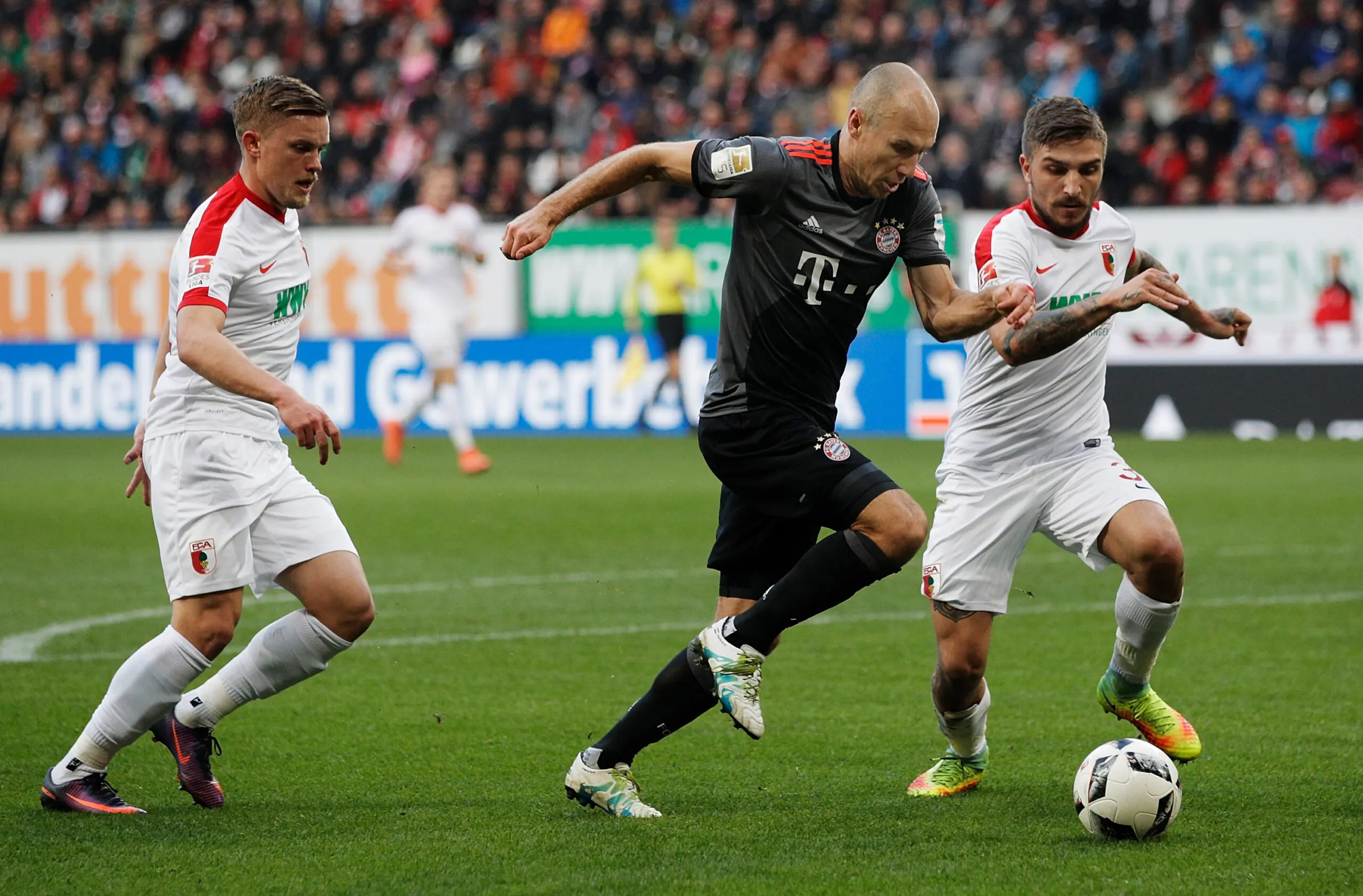Bayern Monaco e Augsburg: Un’Analisi Profonda del Match