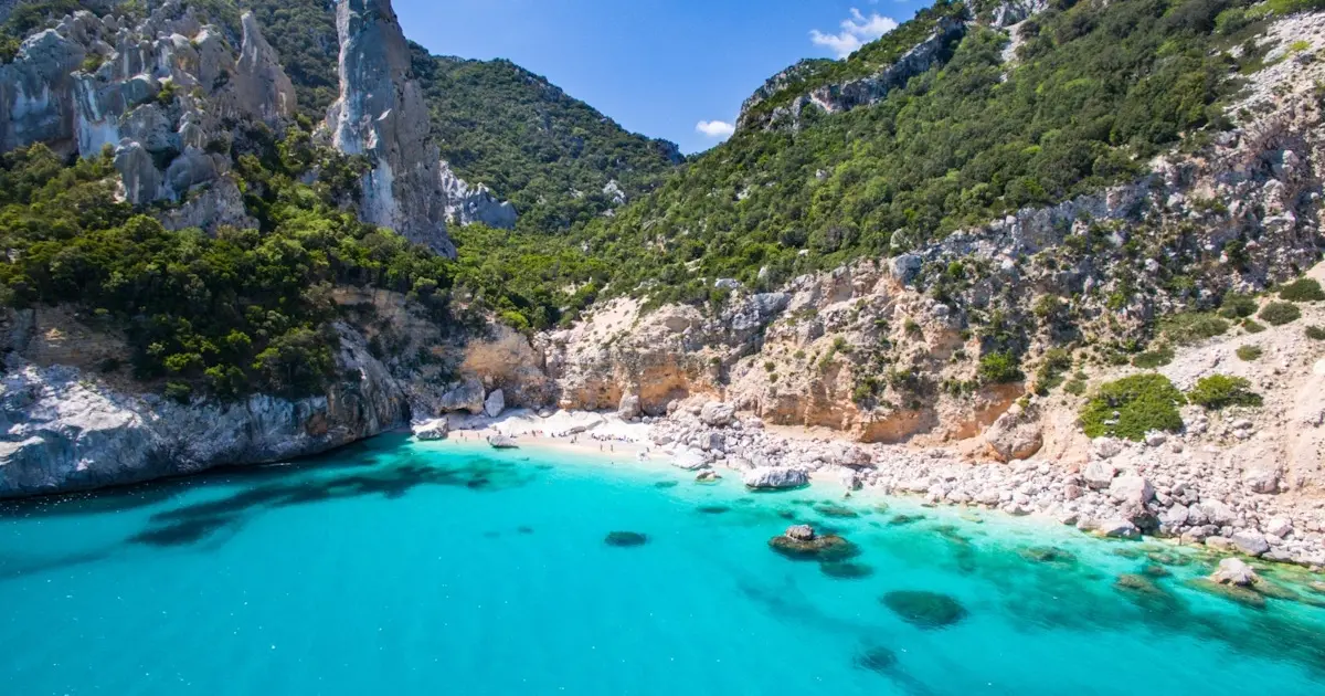 Scopri Cala Goloritzé: Una Gemma della Sardegna