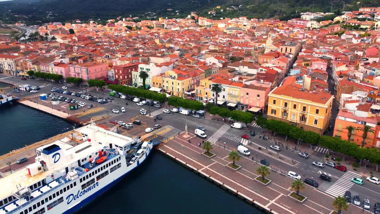 Carloforte: Storia, cultura e bellezze naturali