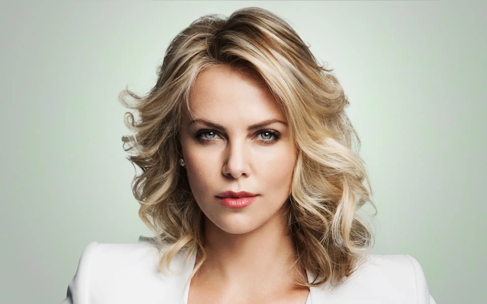 Charlize Theron: Vita e Carriera di una Star di Hollywood