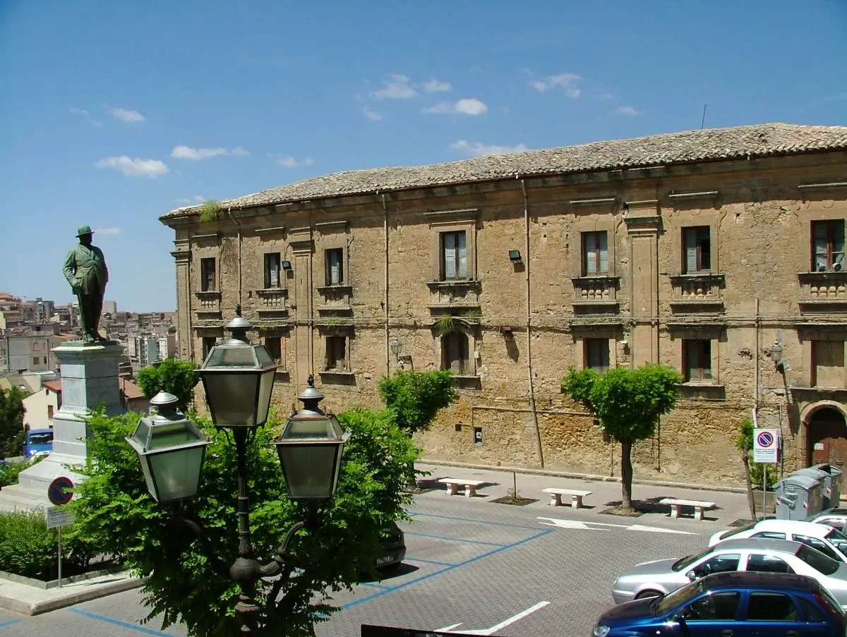 Il Comune di Enna: Storia, Cultura e Tradizioni