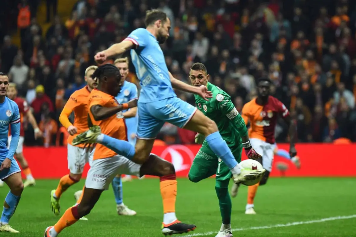 Galatasaray vs Atlético Madrid: Anticipazioni e Dettagli della Partita
