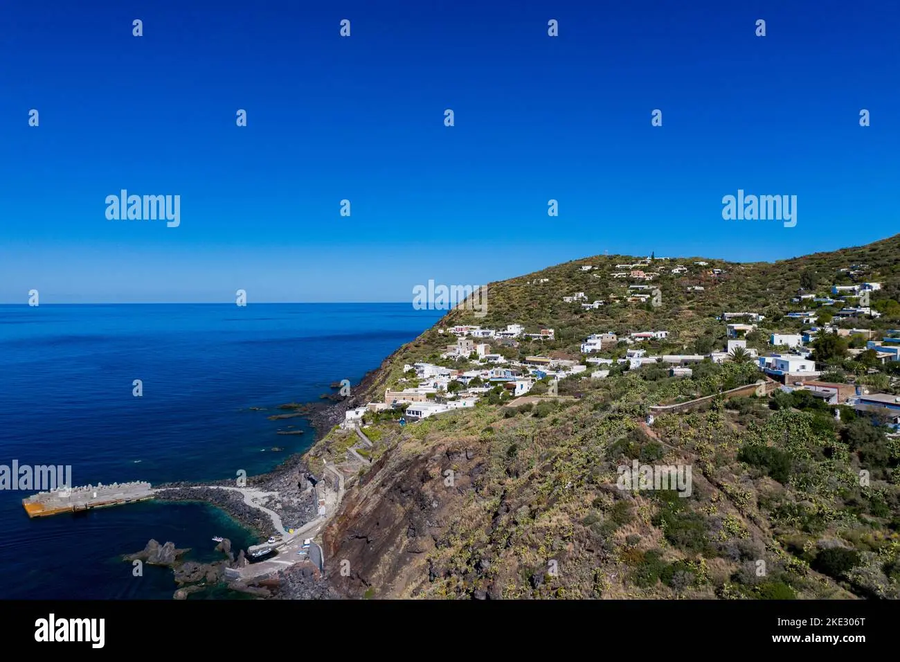 Scopri Ginostra: Un Tesoro Nascosto tra le Isole Eolie