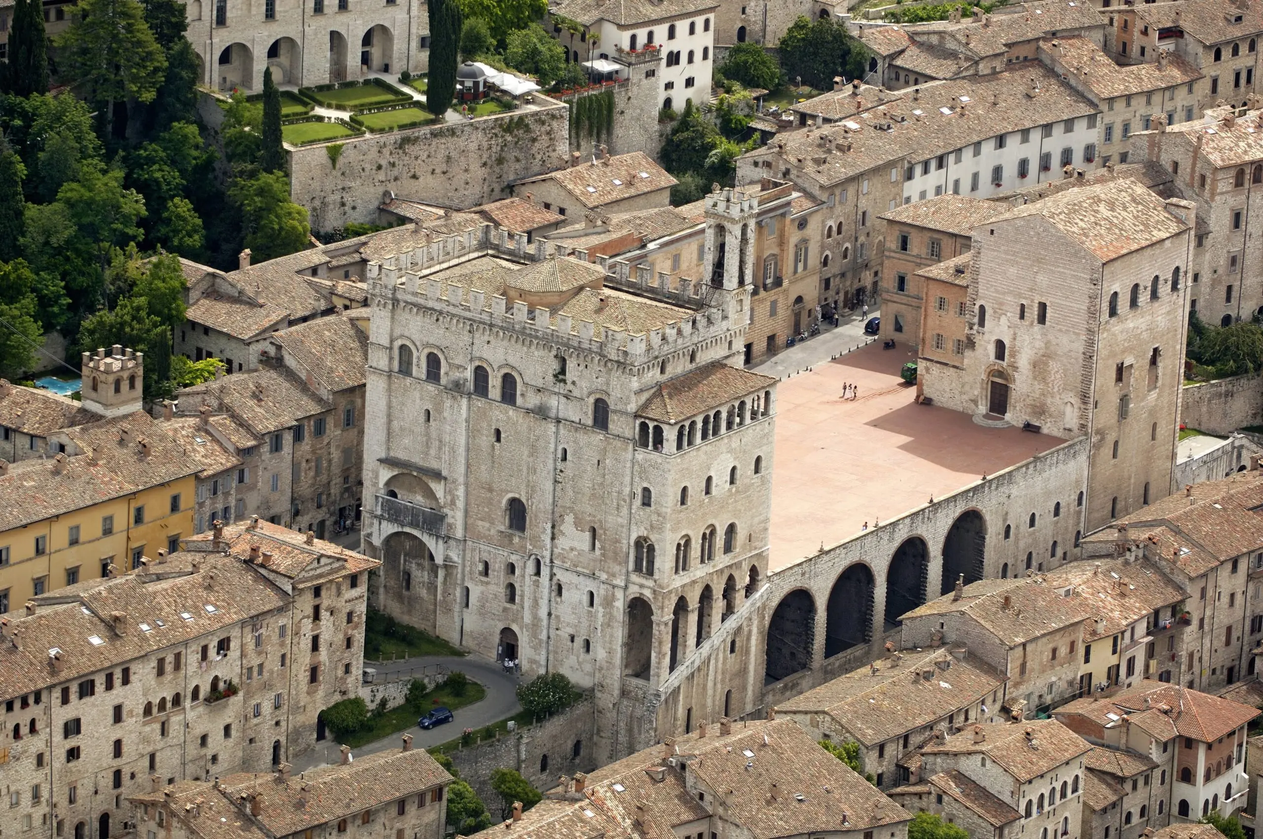 Esplorando Gubbio: Un Viaggio nella Storia e nella Cultura