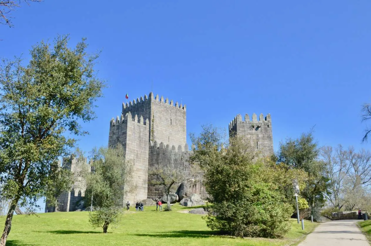 Guimarães e Porto: Un Viaggio tra Storia e Tradizione