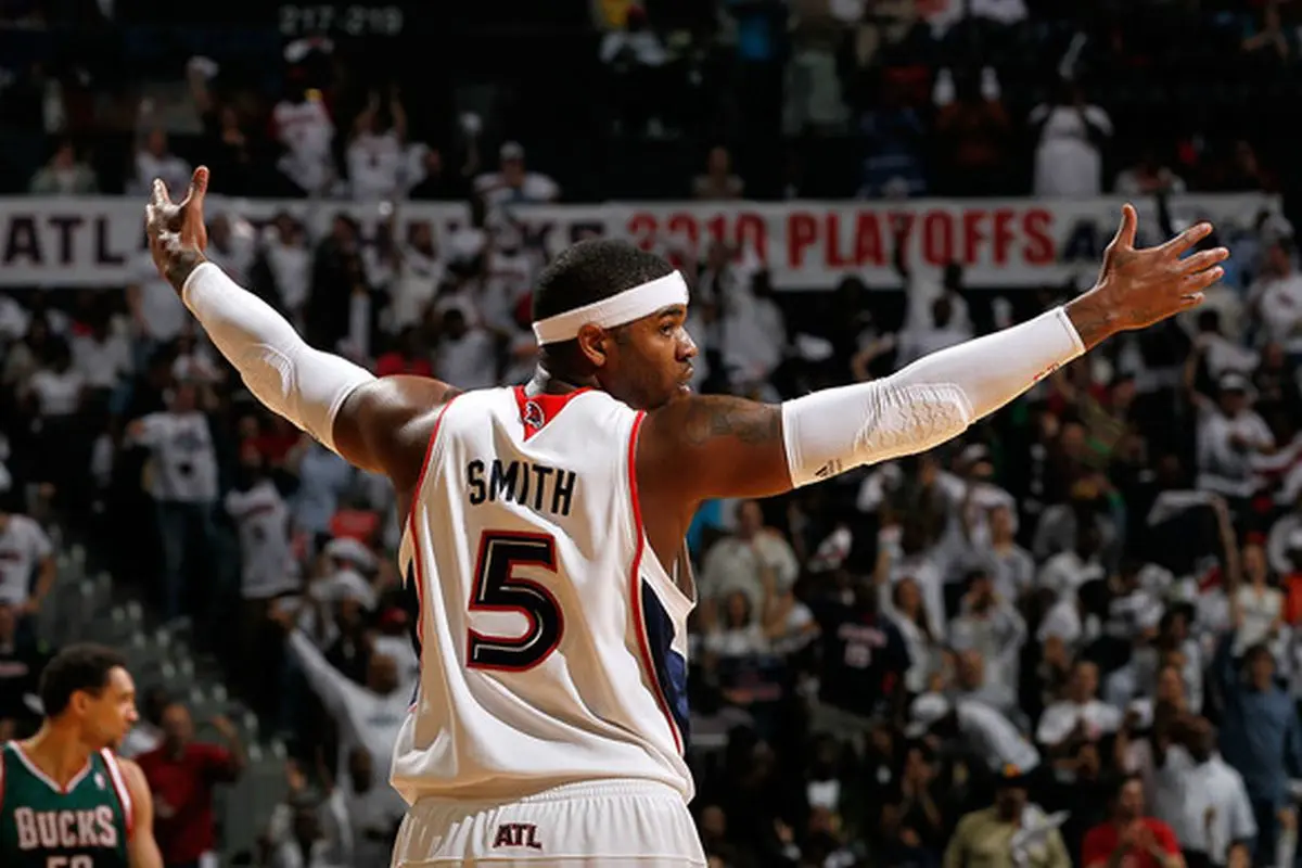 Hawks e Bucks: Una Partita che Fa Scuotere il Campionato NBA