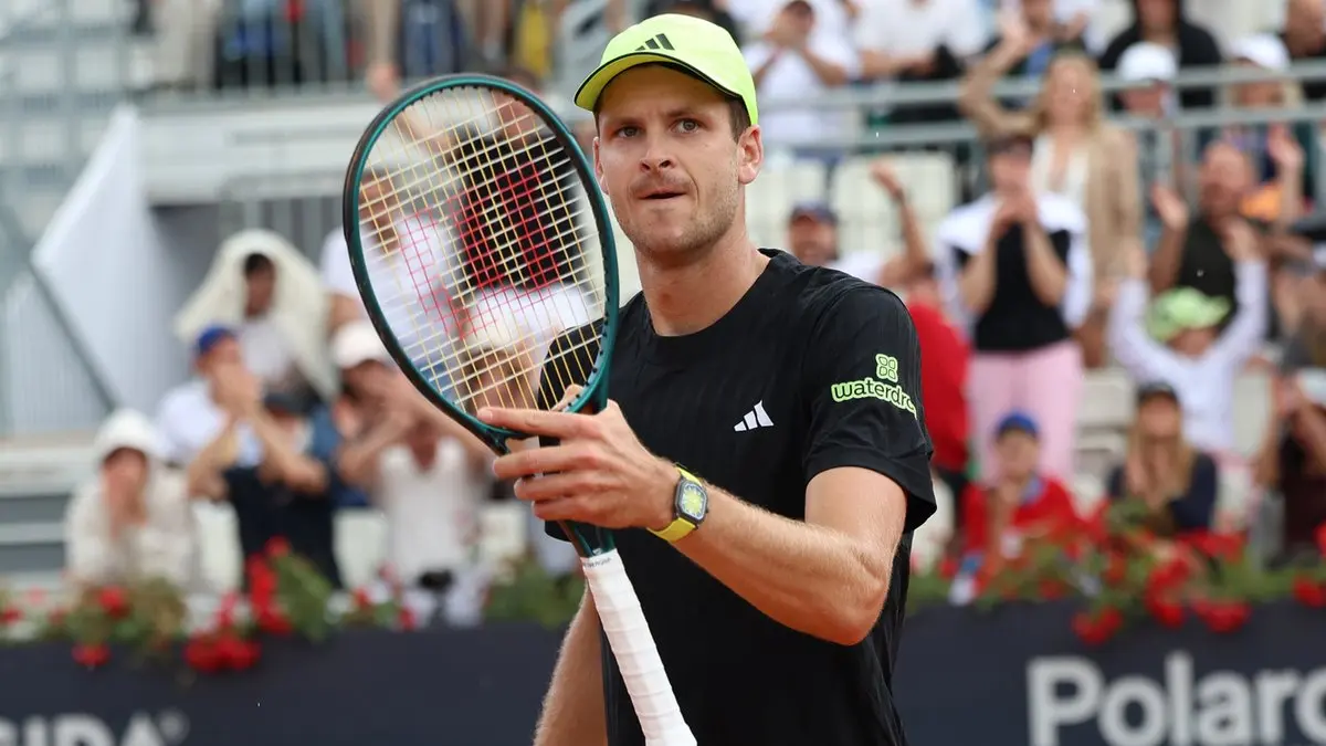 Hubert Hurkacz: Un Anno di Successi nel Tennis