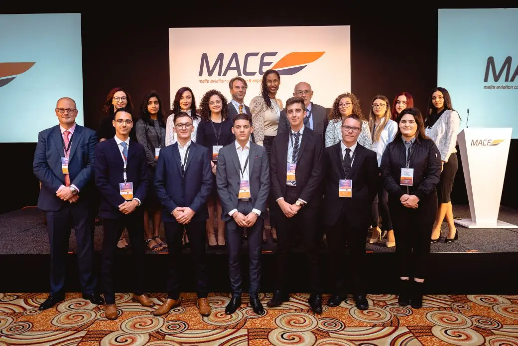 Il Ruolo di Macé nella Società Contemporanea image 1
