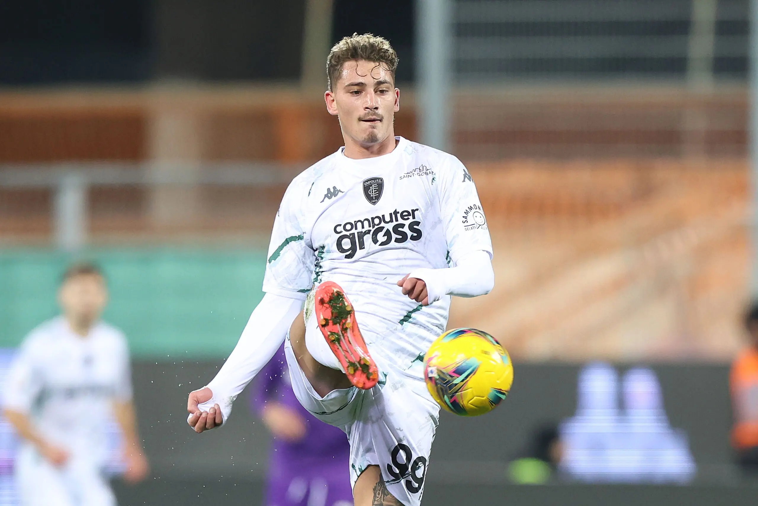 Sebastiano Esposito: il Futuro del Calcio Italiano