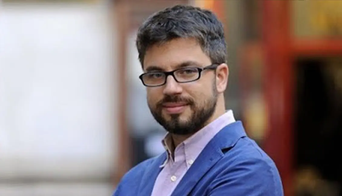 Stefano Feltri: Un Voce Influente nel Giornalismo Italiano