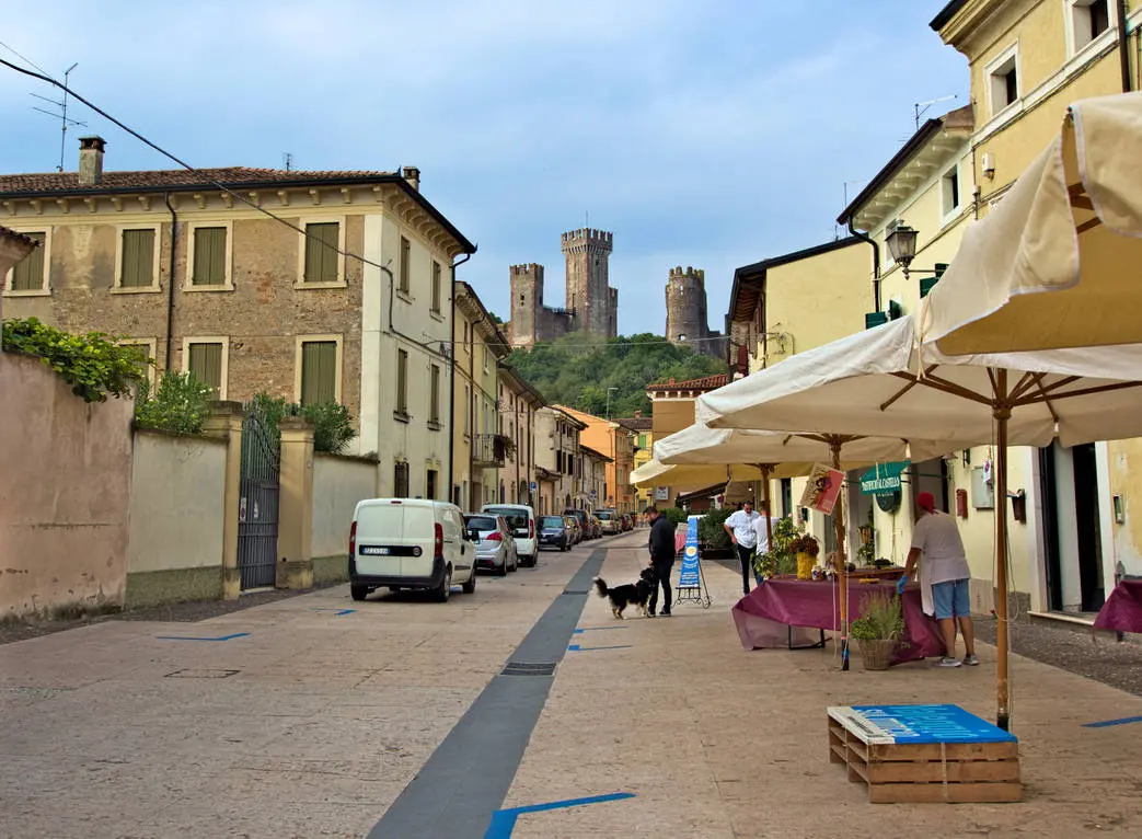 Scoprire Valeggio: Storia, Cultura e Gastronomia