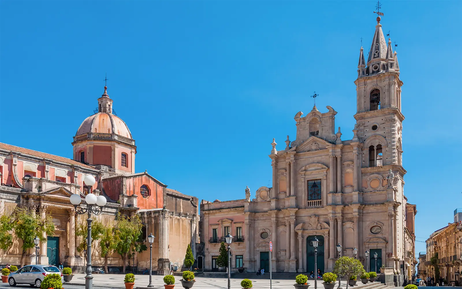 Acireale: Un Passaggio nella Storia e nella Cultura Siciliana