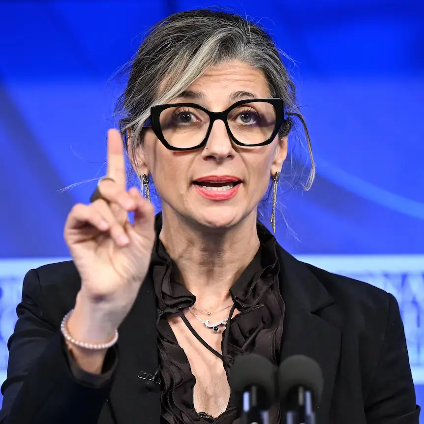 Albanese Francesca: Un’icona della Cultura Contemporanea Italiana