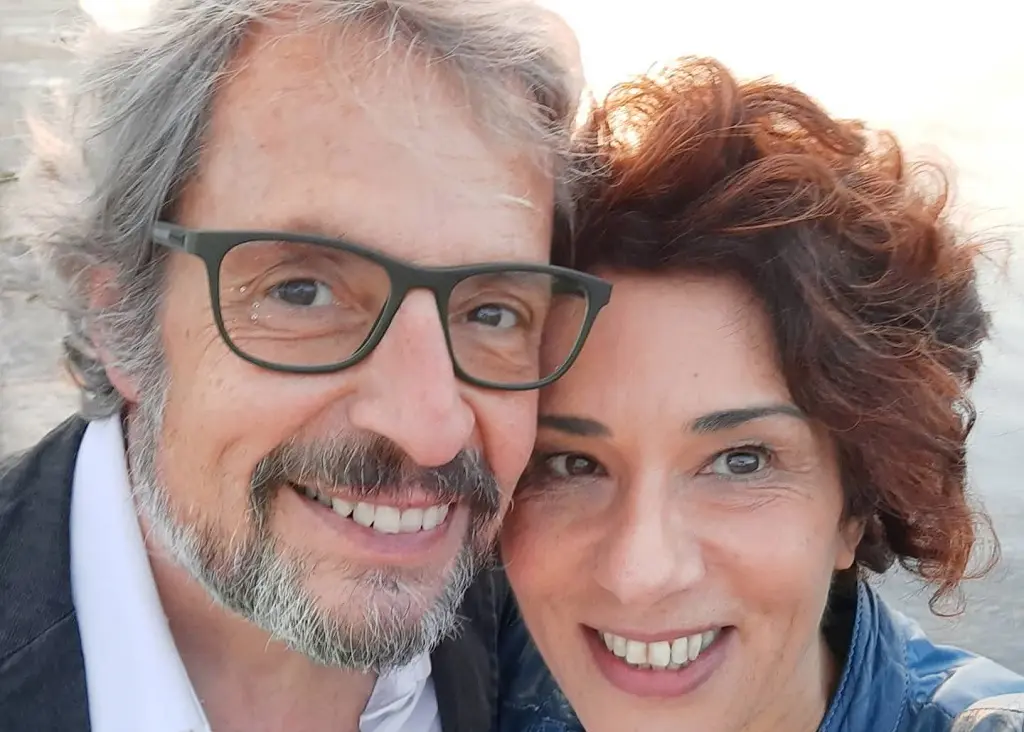 Angela Azzaro: La sua Carriera e Influenza nel Giornalismo