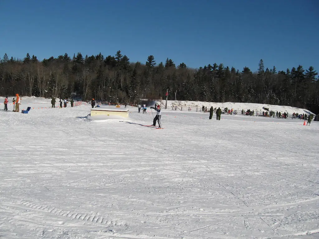 Il Biathlon: La Sfida di Sci e Tiro