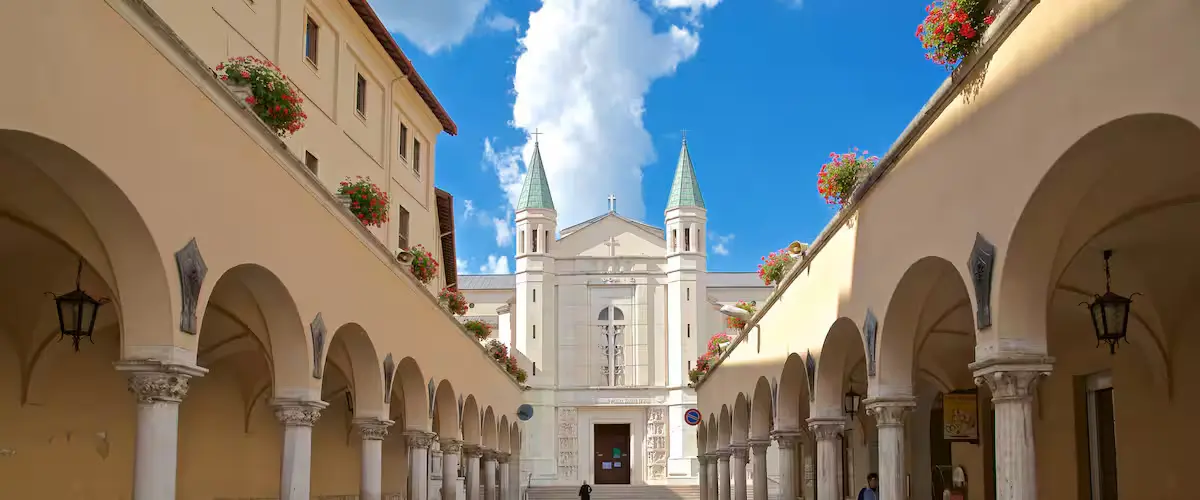 Esplorando Cascia: Un Viaggio nella Storia e Cultura Umbra