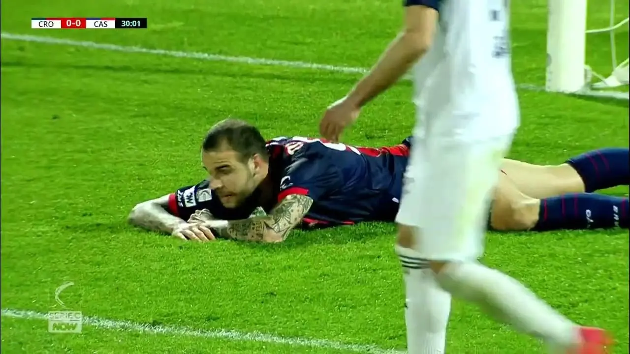 Casertana e Crotone: Sfida in Campo per la Salvezza