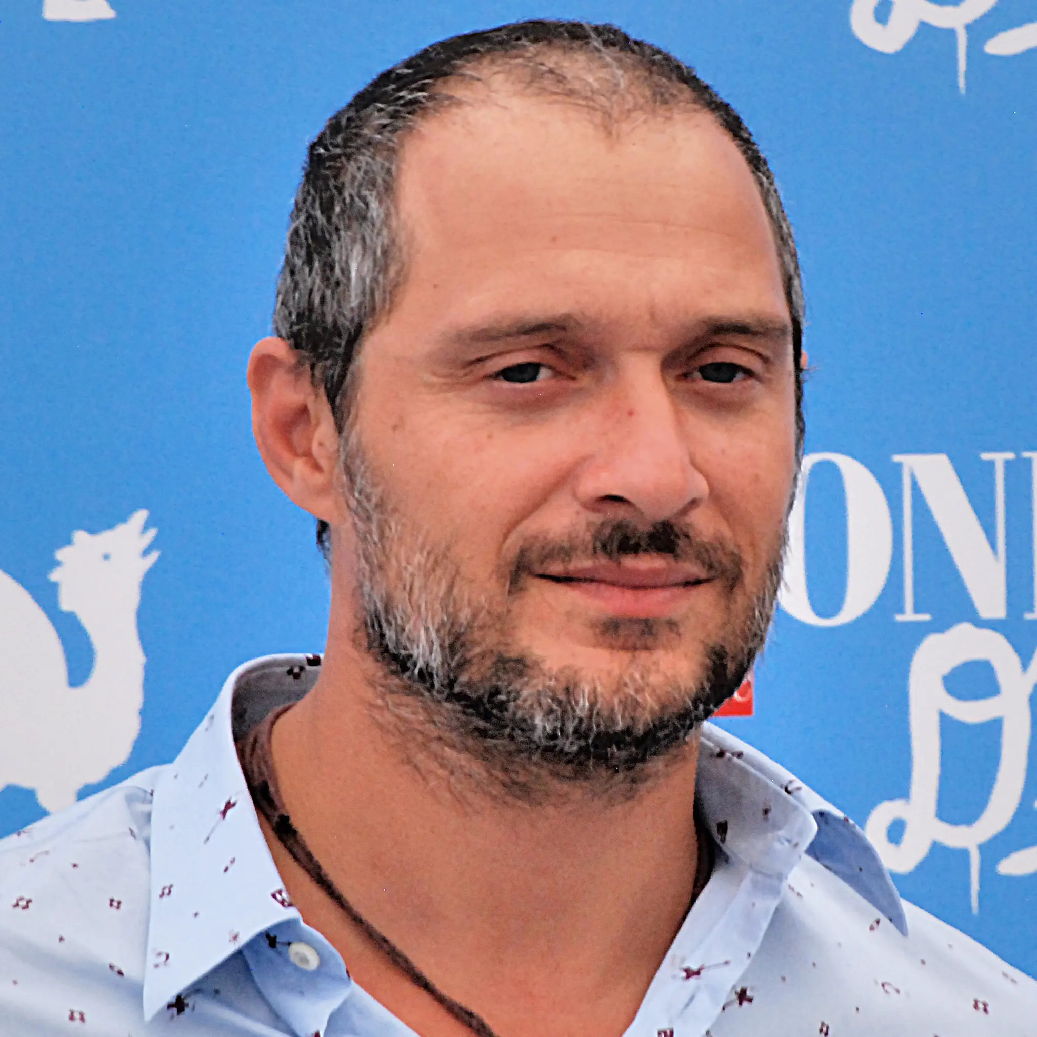 Claudio Santamaria: Un Viaggio nell’Arte dell’Attore Italiano