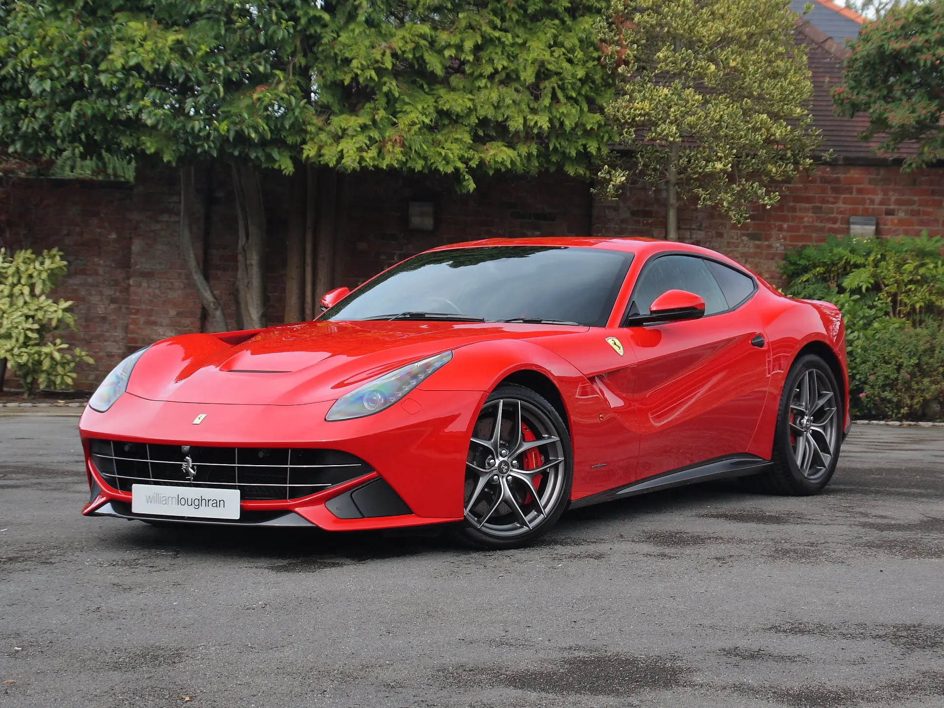 Ferrari Luce: L’intersezione di Lusso e Innovazione