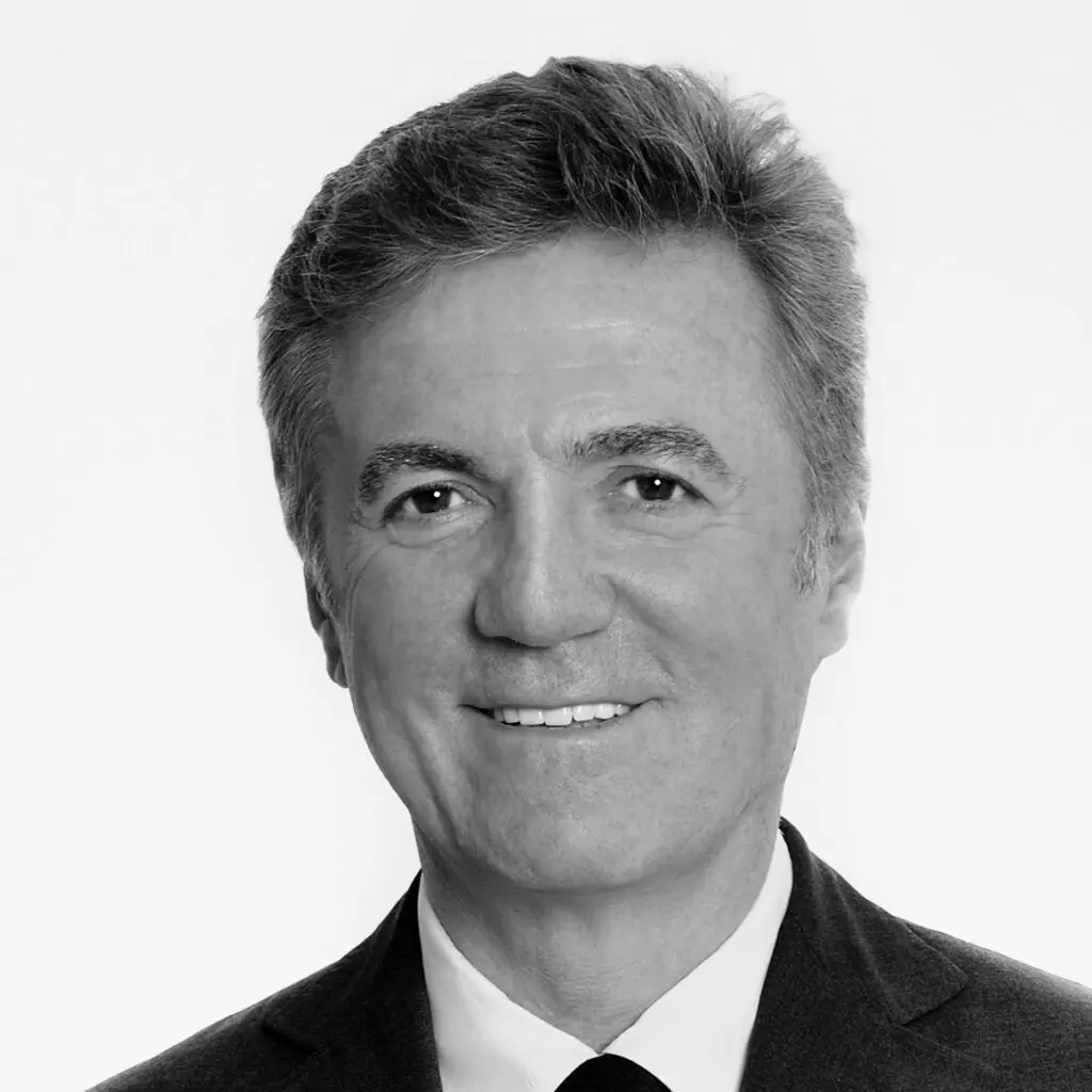 Flavio Cattaneo e la Rivoluzione della Mobilità Sostenibile image 1