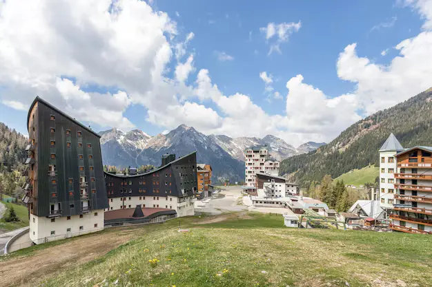 Foppolo: La Magia della Stagione Invernale 2023-2024