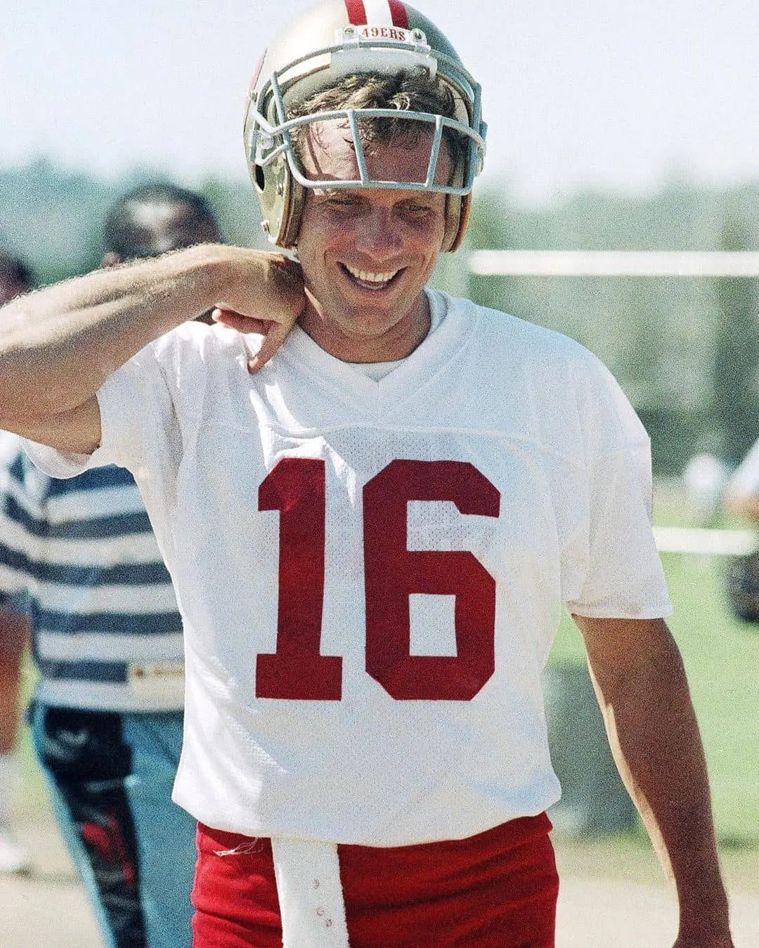 La Leggenda di Joe Montana nel Football Americano image 1