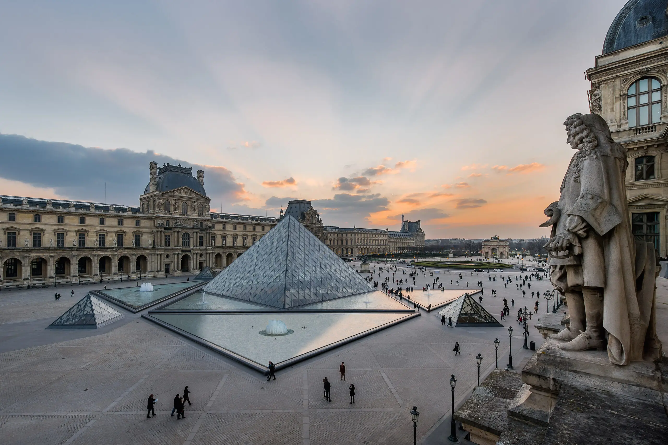 Il Museo del Louvre: Un Viaggio nella Storia e nell’Arte