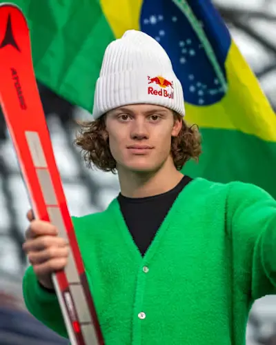 Lucas Pinheiro: Un astro nascente nel calcio