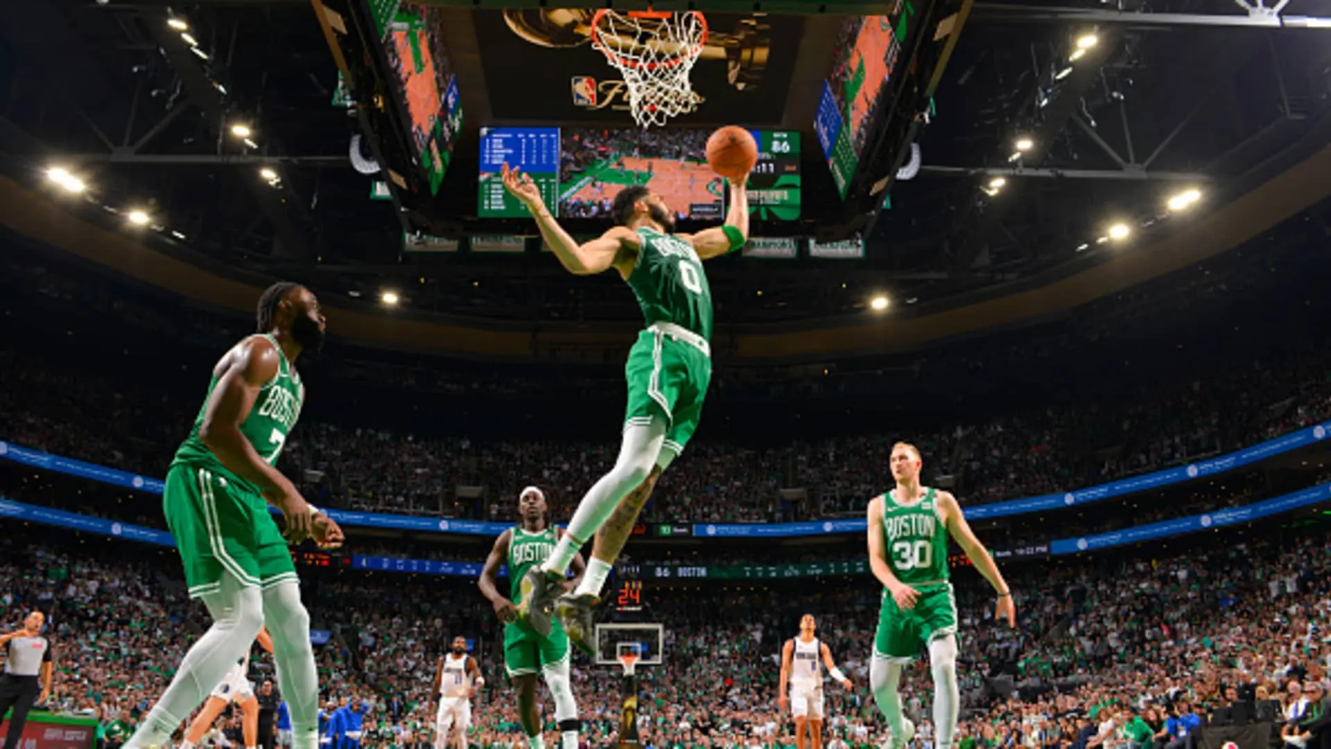 Mavericks vs Celtics: Un Confronto Epico nella NBA