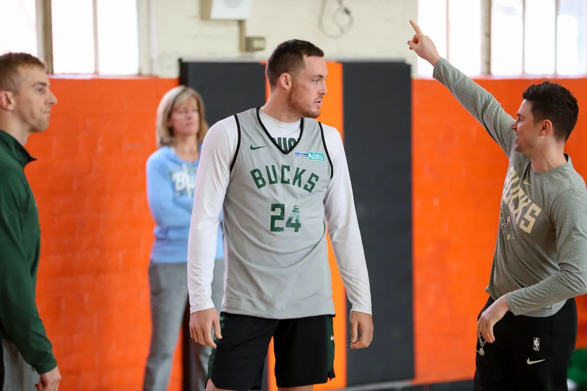 bucks - clippers — IT news